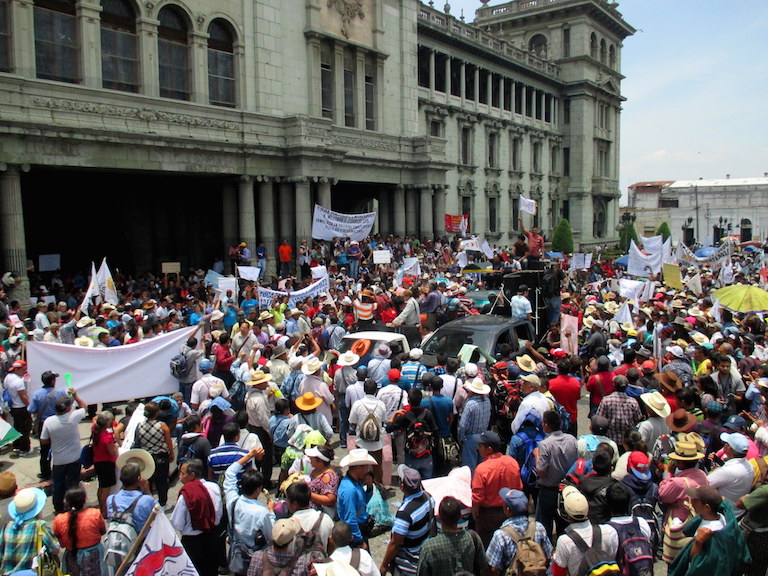 Protesters demonstrate against government corruption outside the National Palace in Guatemala City on May 20. Photo by Sandra Cuffe.